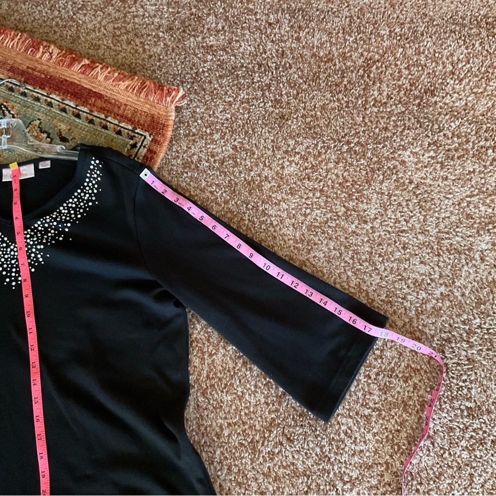 Quacker Factory Black with Rhinestuds Blouse, v-neck, 3/4 sleeve, gorgeous - Picture 12 of 13